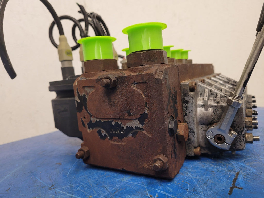 Danfoss PVG32 Hydraulic Valve Stack On/Off Manual / Solenoid 157B4292 D1