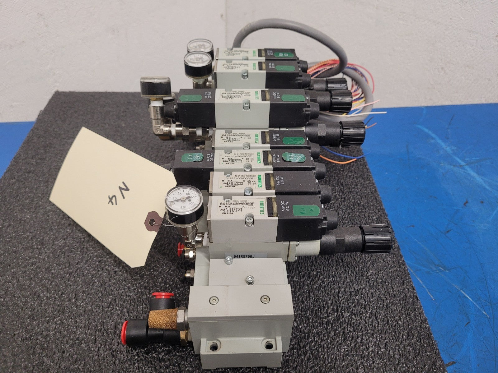 Numatics 8x Valve Solenoid 041SA400M0000F 5x Regulated Pneumatic Manifold N4