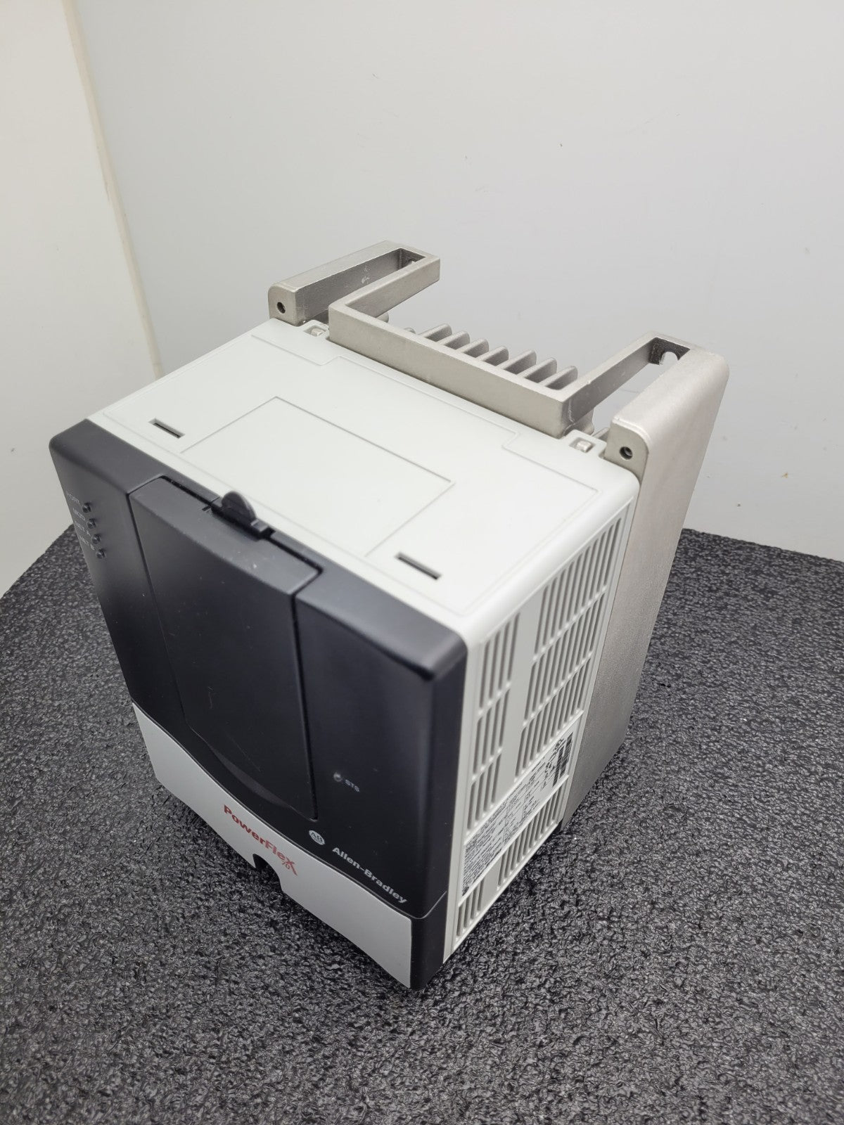 Allen Bradley 20AD8P0A0AYNANC0 Ser A PowerFlex 70 400V 3-Phase 8.7A 4kW AC Drive