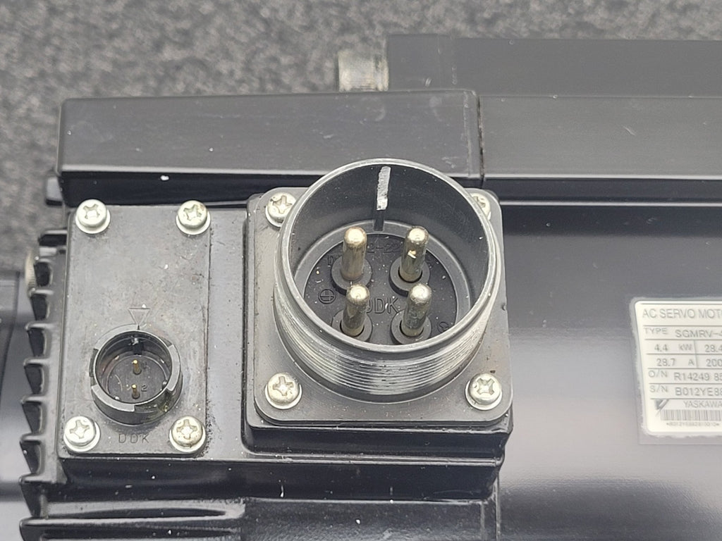 Yaskawa Electric Servo Motor SGMRV-44ANA-YR22 [B]