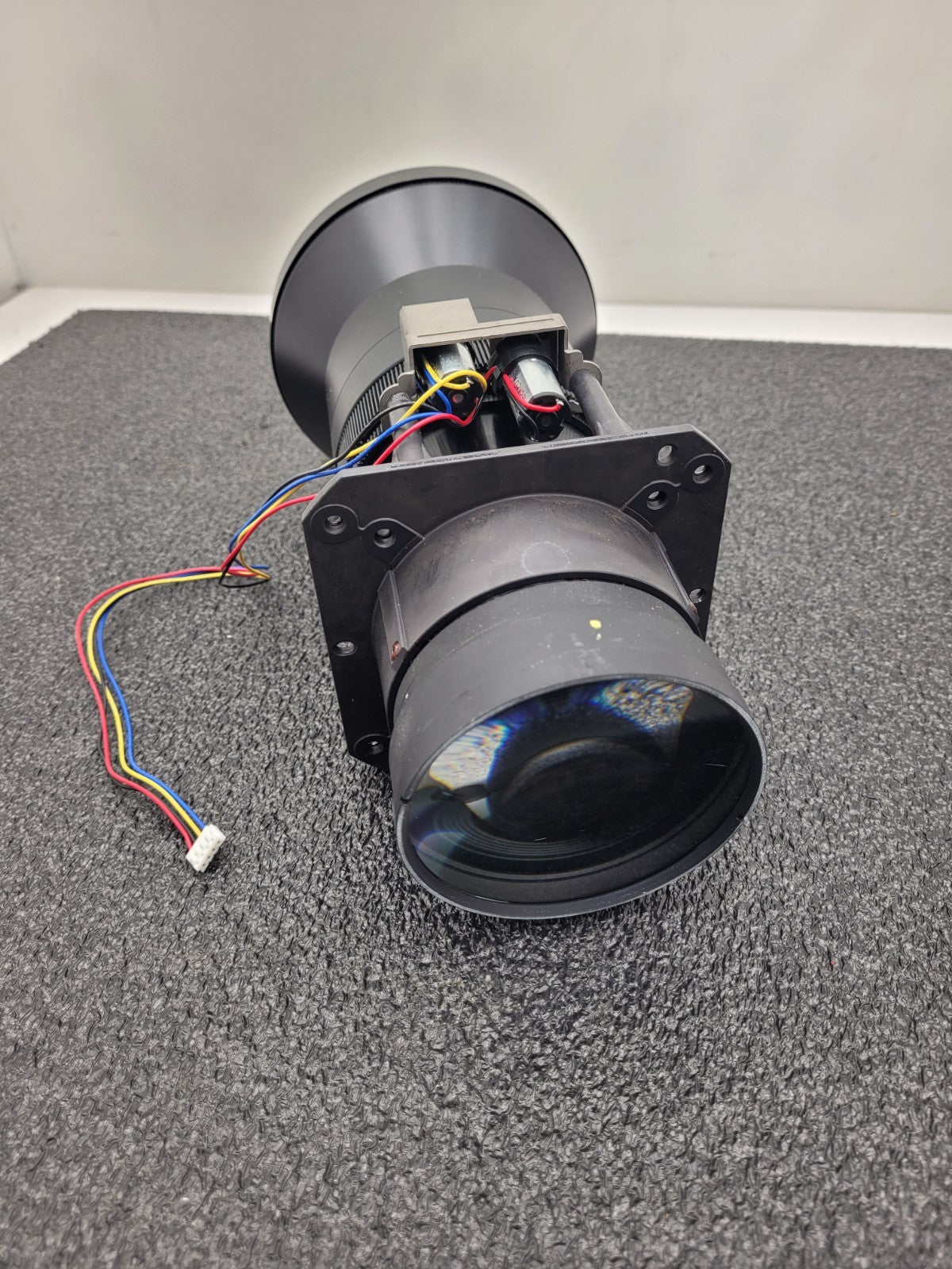 Sanyo LNS-T02 Long Throw High Precision Zoom Projector Lens F2,0-2,8/f=158-221mm