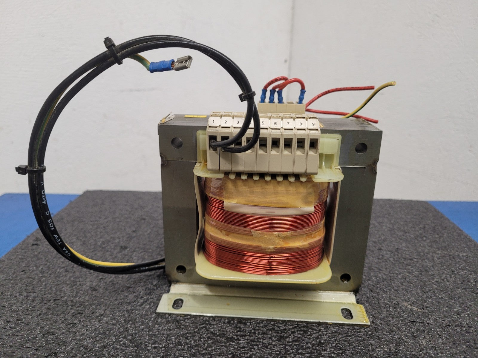 Siemens 4AM5295-6JA00-0N Power Transformer 500vA 50/60Hz 230/480 to 115VAC