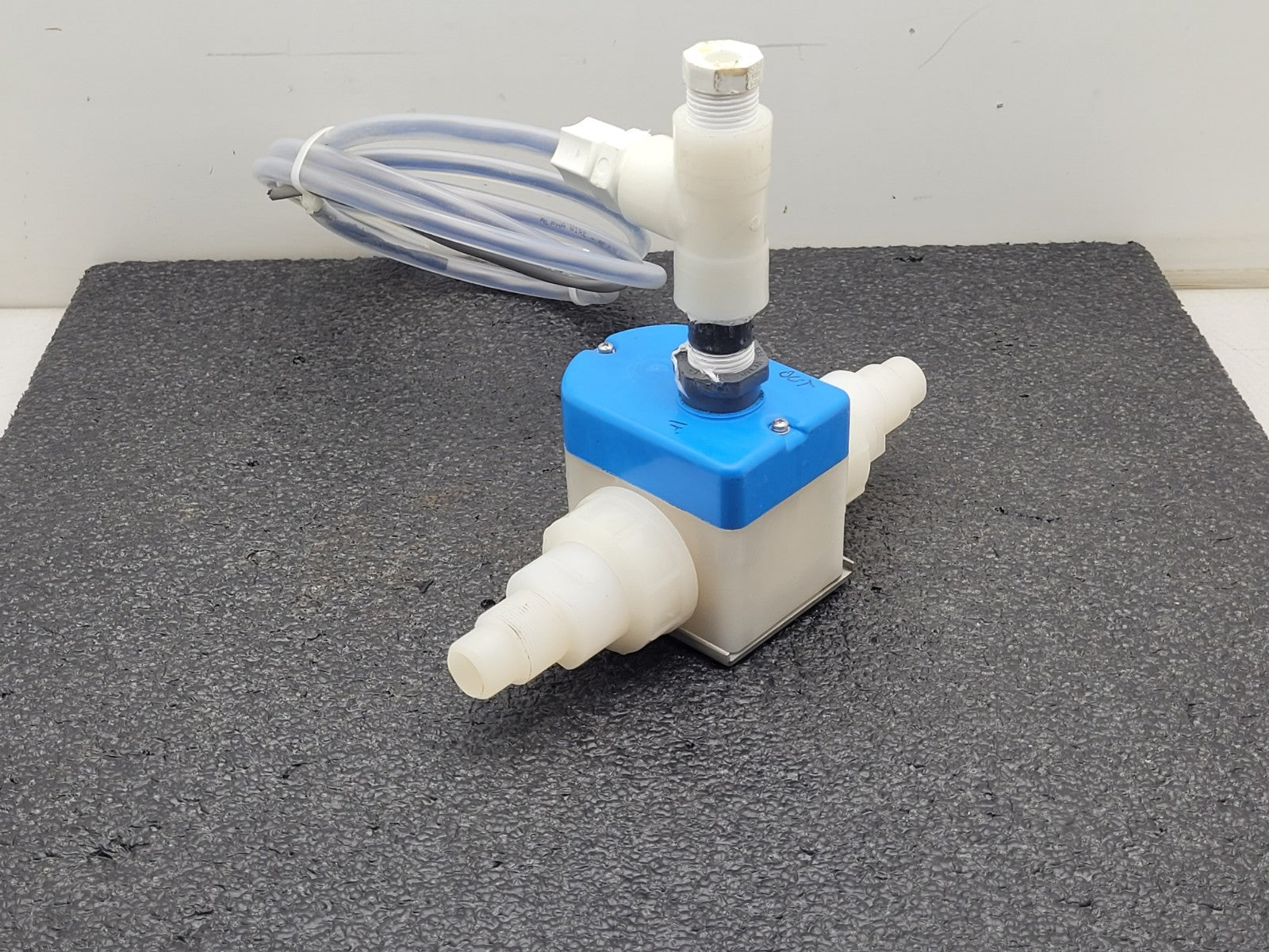 Data Industrial 8411515-9022 Flow Sensor 0-12 GPM Rate Chemical Flow Sensor