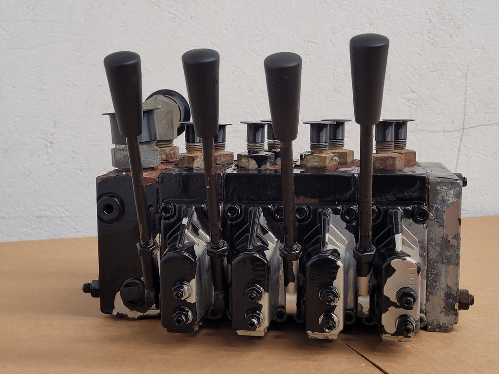 Danfoss PVG 32  4x Manual Hydraulic Valve  Block 159F6511 PVG32 [G]