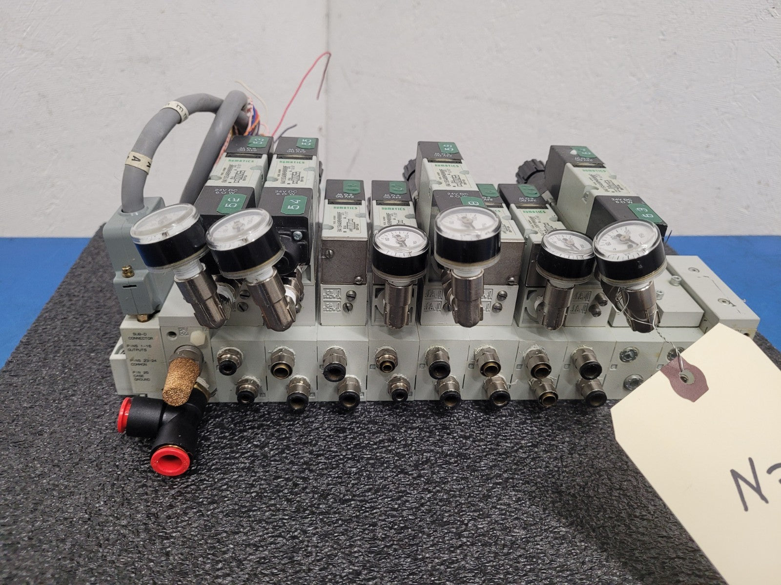 Numatics 8x Valve Solenoid 041SA400M0000F 6x Regulated Pneumatic Manifold N3