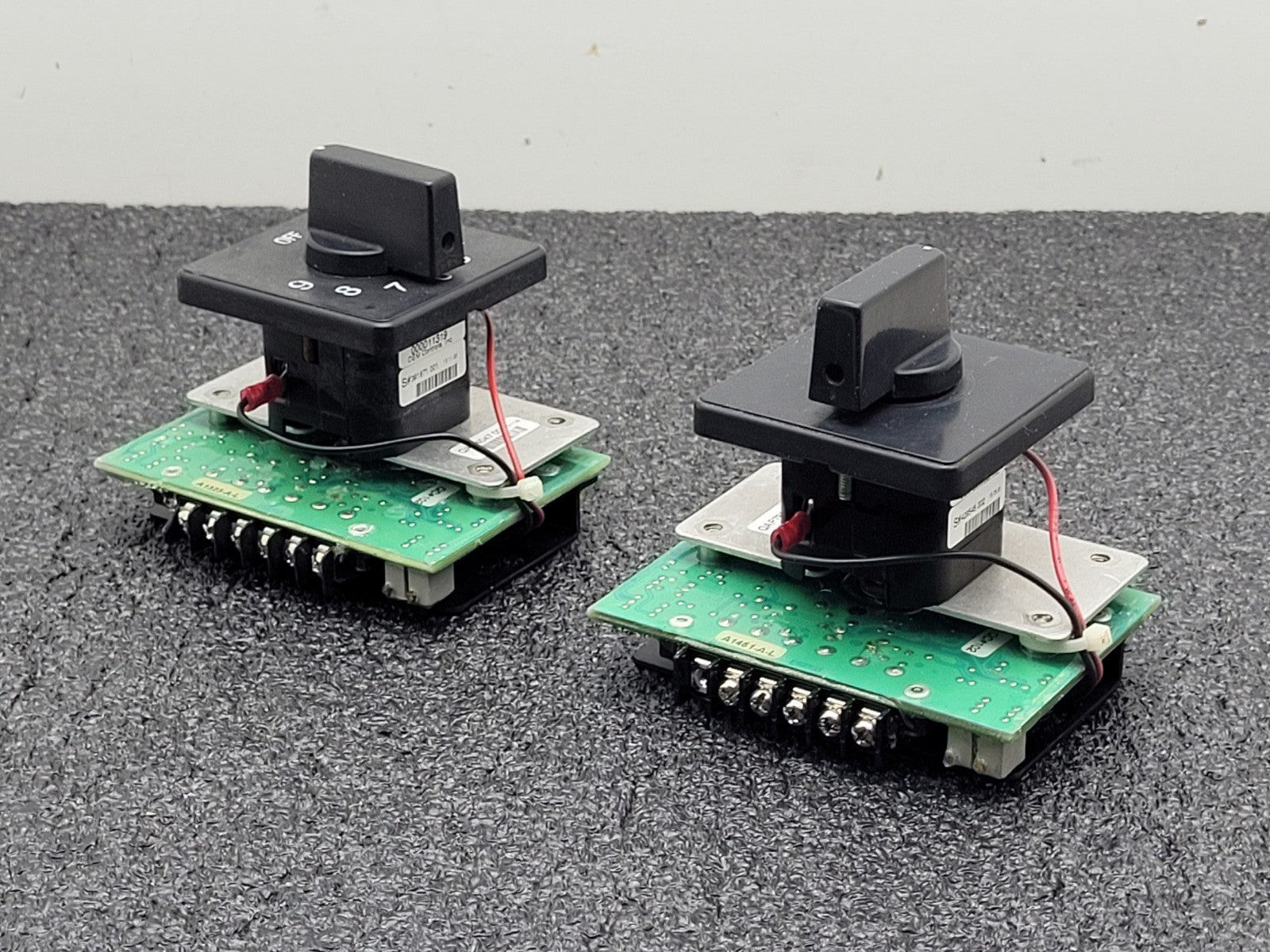 Lot of 2 OEM Controls RS11T6617 Rotary Industrial Potentiometer