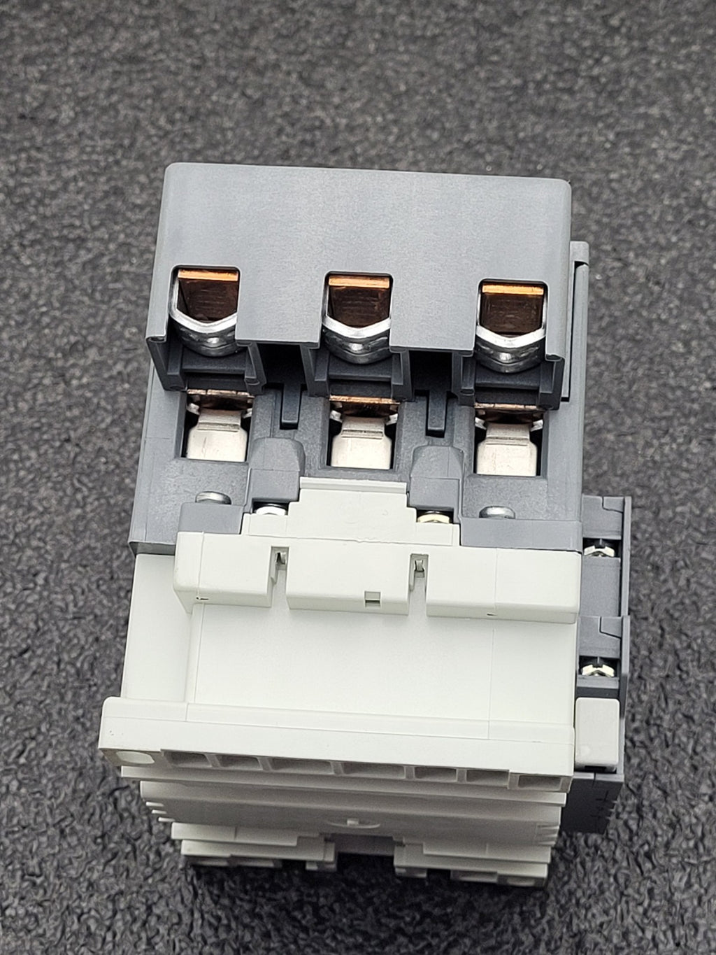 ABB A110-30 Contactor 110V-50Hz 115-120V-60Hz Coil w/ Auxillary CAL18-11