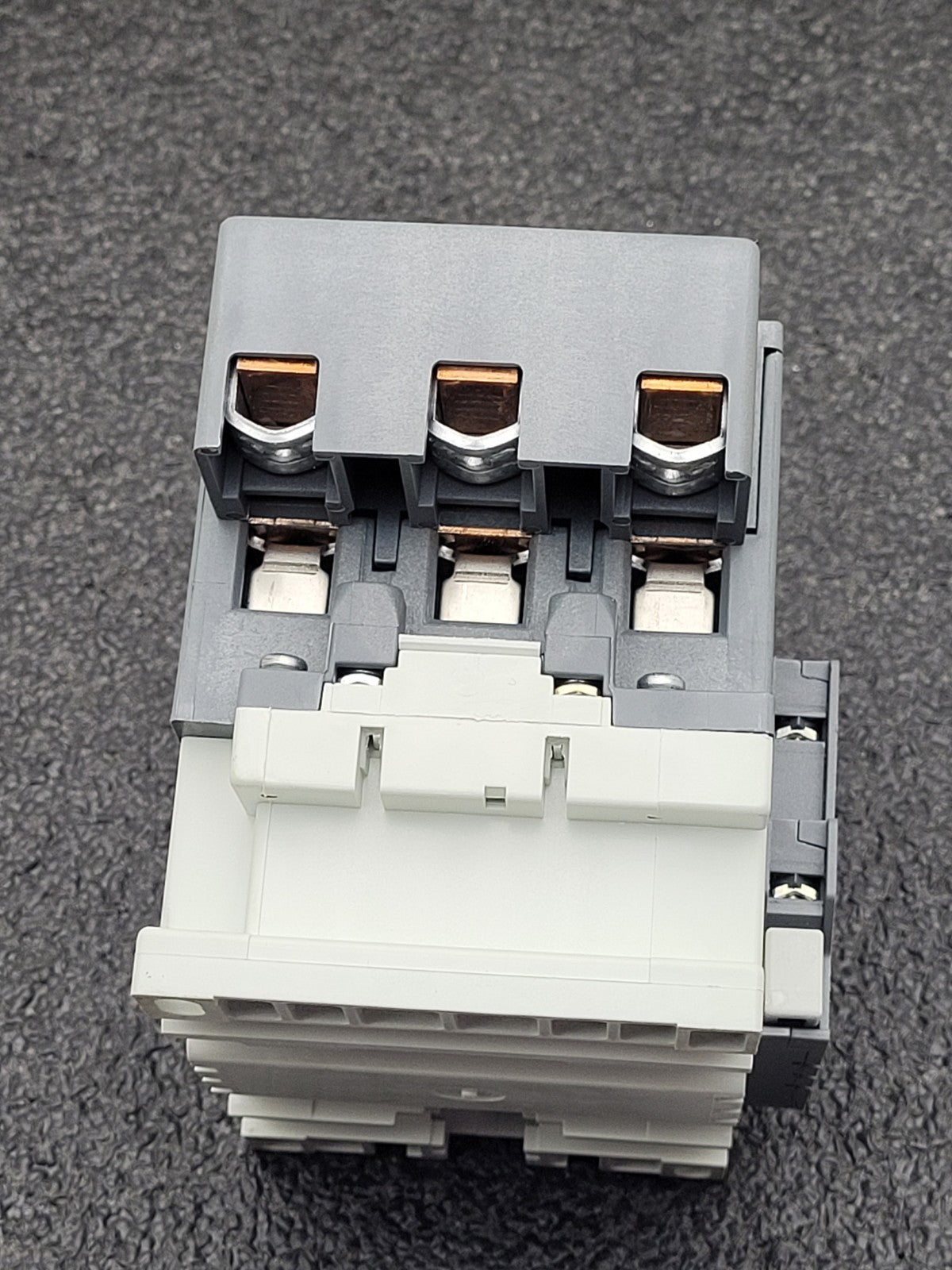 ABB A110-30 Contactor 110V-50Hz 115-120V-60Hz Coil w/ Auxillary CAL18-11