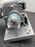 Lenze Right Angle Gear Motor SSN40-1GVAR-063C22 + 15:1 Gearhead SSN40-1FVAR