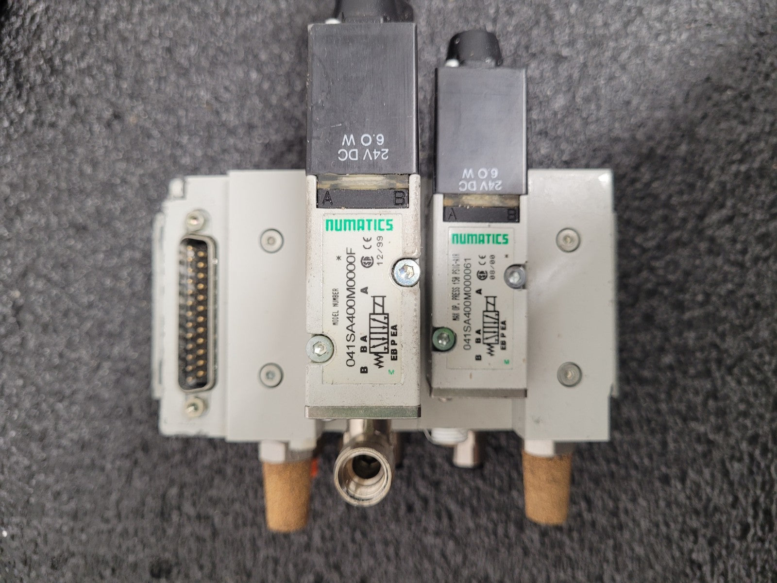 Numatics 5 Valve Solenoid 041SA400M0000F Pneumatic Manifold Set 3 Blocks DB25 B