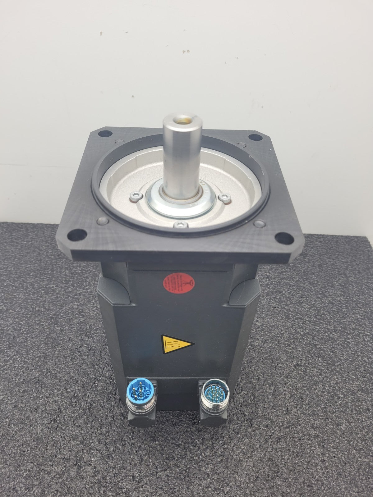 Siemens 1FT6061-6AF71-4EG1 SIMOTICS S Servo Motor 1FT6 3000RPM Working Pull