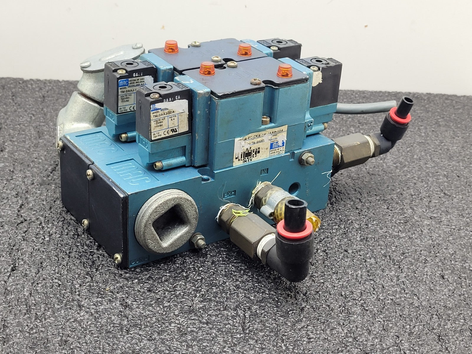 MAC 82A-EC-CKA-TM-DAAP-1DA Pneumatic Solenoid Valve Block TM-DAAJ-1 DA M108