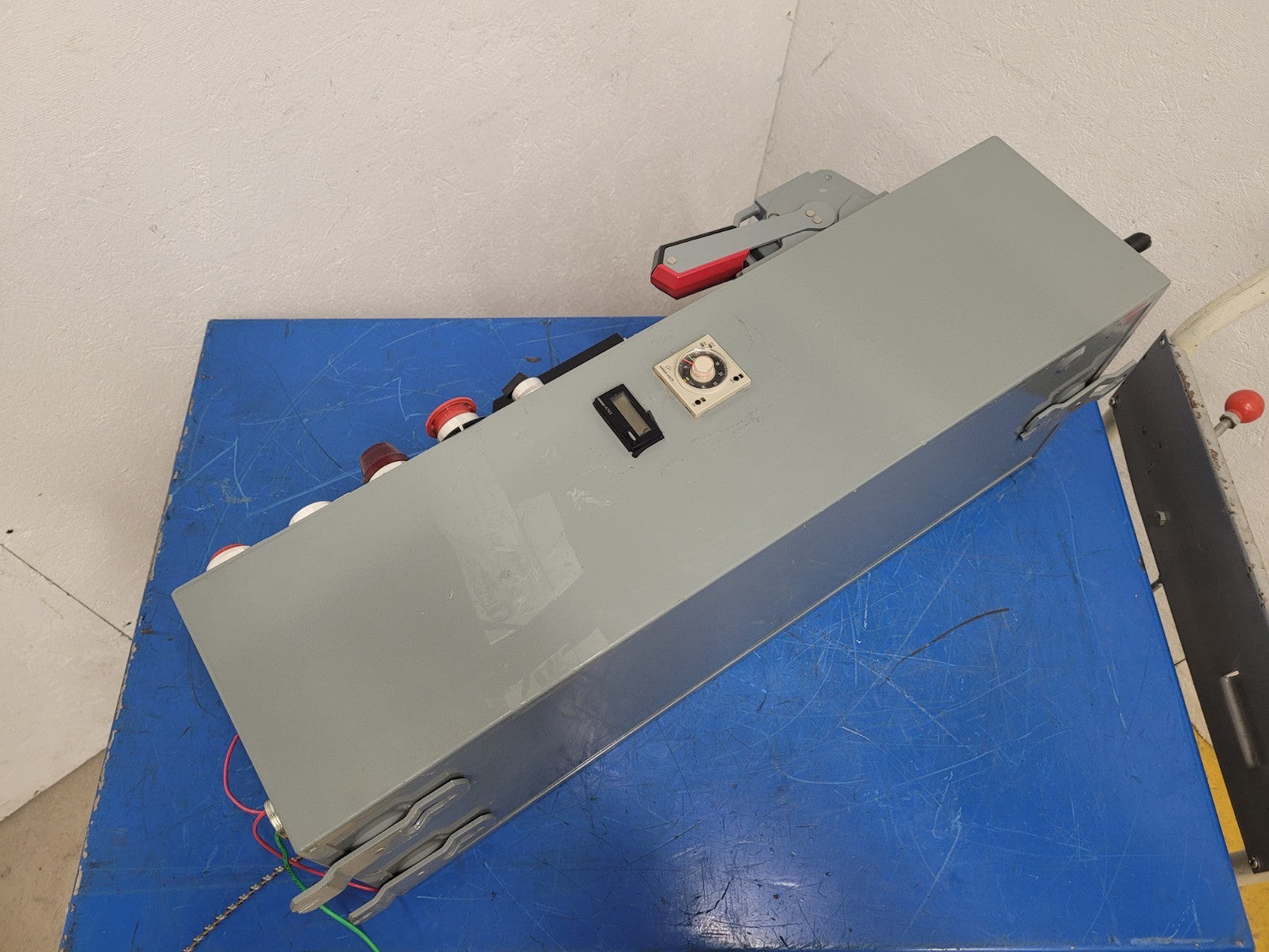 Allen Bradley 512-BJH-1-4R-24 Combination Motor Starter E-Stop 3R 208VAC 3PH 7HP