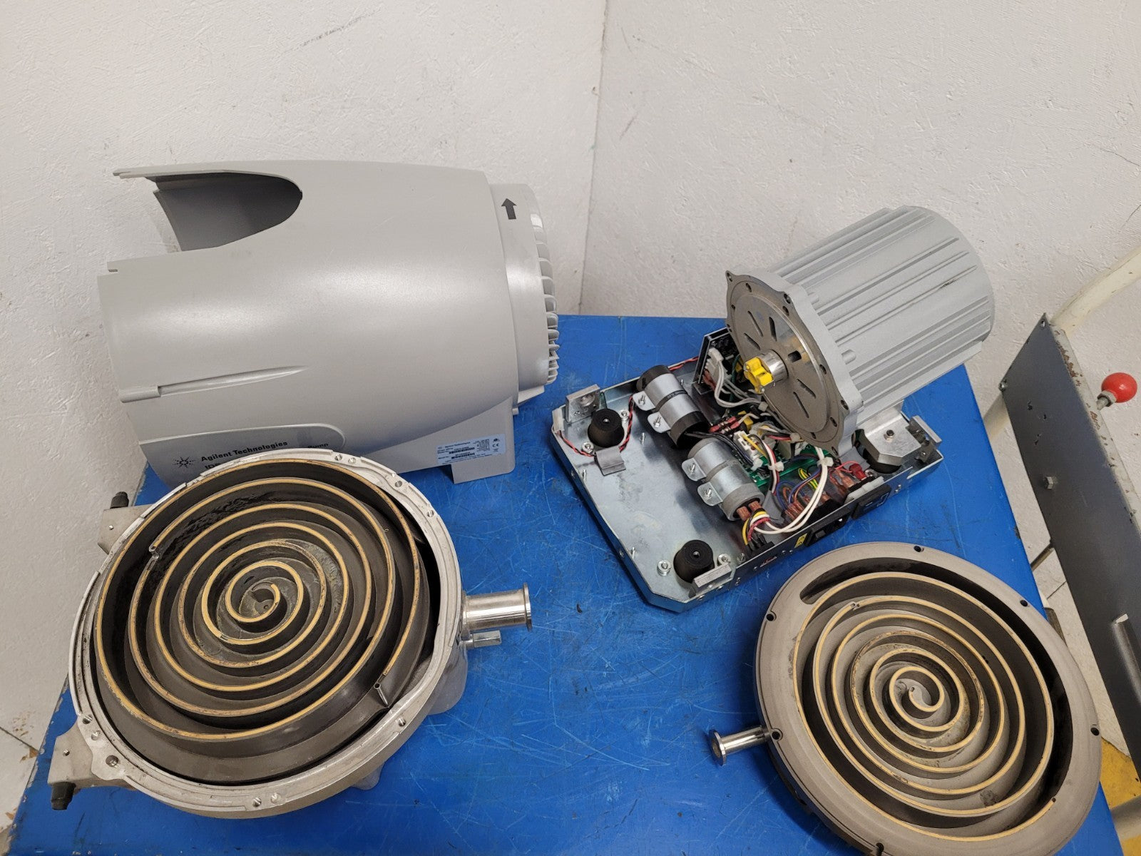 Agilent Technologies Dry Scroll Vacuum Pump IDP-15 X3815-64000 For Parts