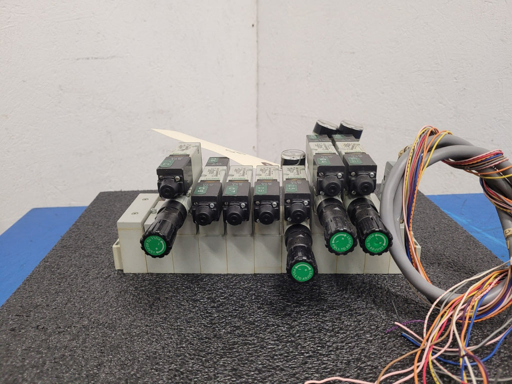 Numatics 7x Valve Solenoid 041SA400M0000F 4x Regulated Pneumatic Manifold N5