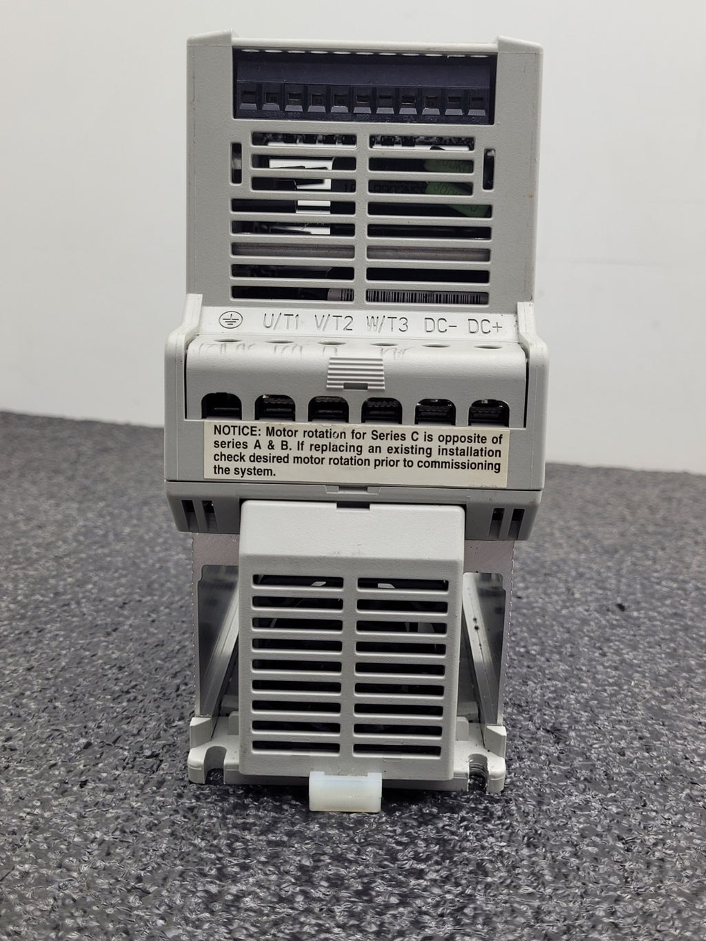 ALLEN BRADLEY 160-BA03NSF1 Variable Speed Drive 1HP 380/480 VAC 3PH
