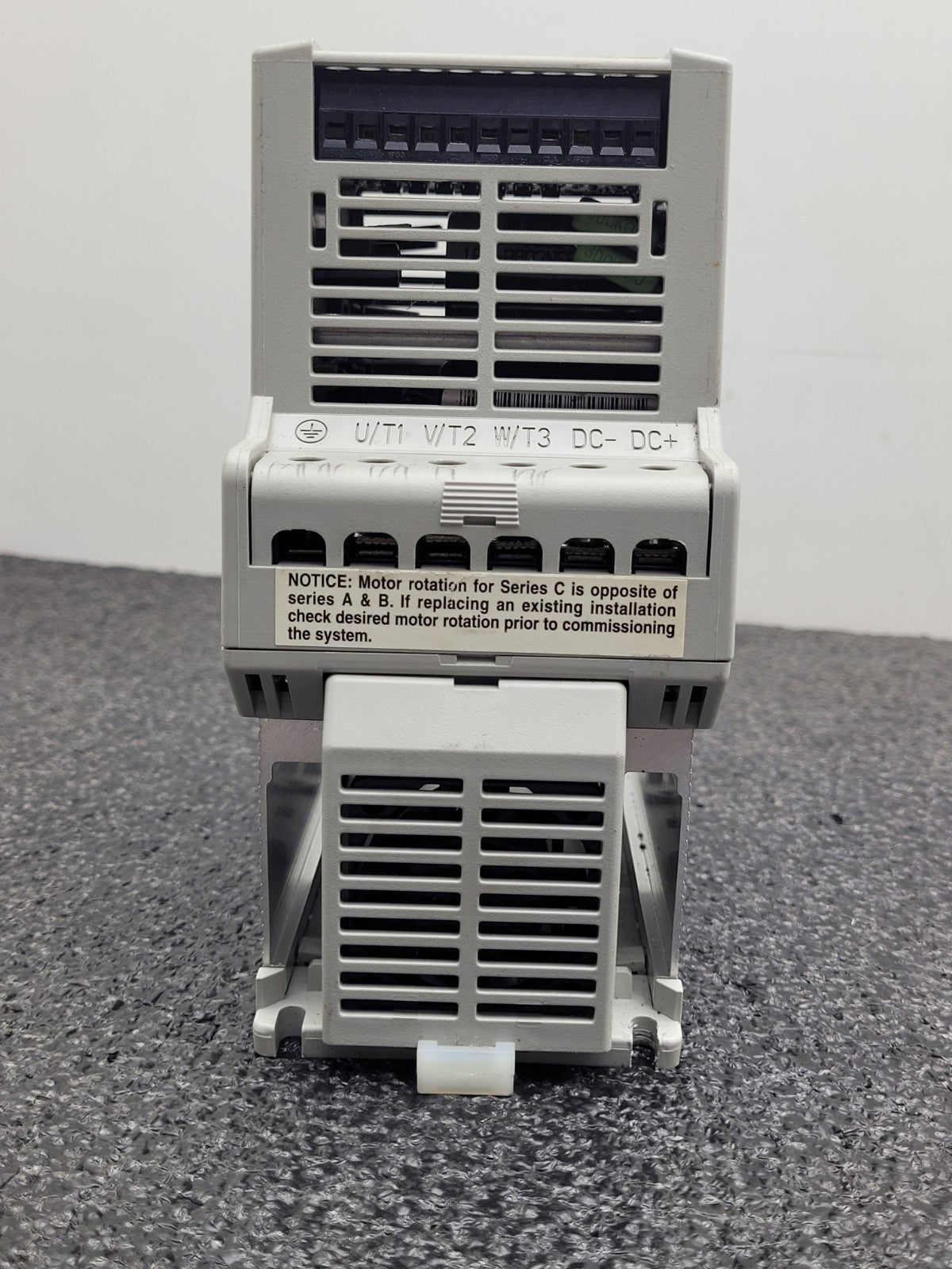 ALLEN BRADLEY 160-BA03NSF1 Variable Speed Drive 1HP 380/480 VAC 3PH