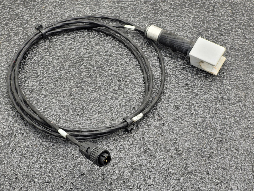 Lot of 7  BERNSTEIN KCN-T18PS/008-KLP2 PROXIMITY SENSOR 10-60VDC 200ma