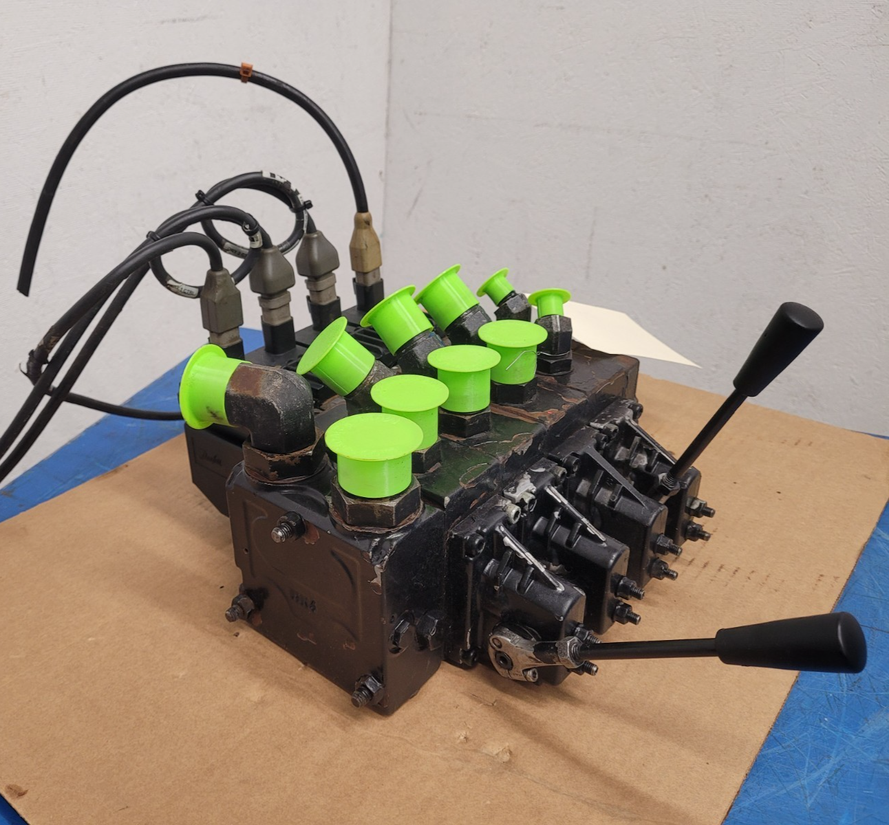 Danfoss PVG32 4x Proportional Hydraulic Servo Manual Valve 3x 11089276 Unit D3