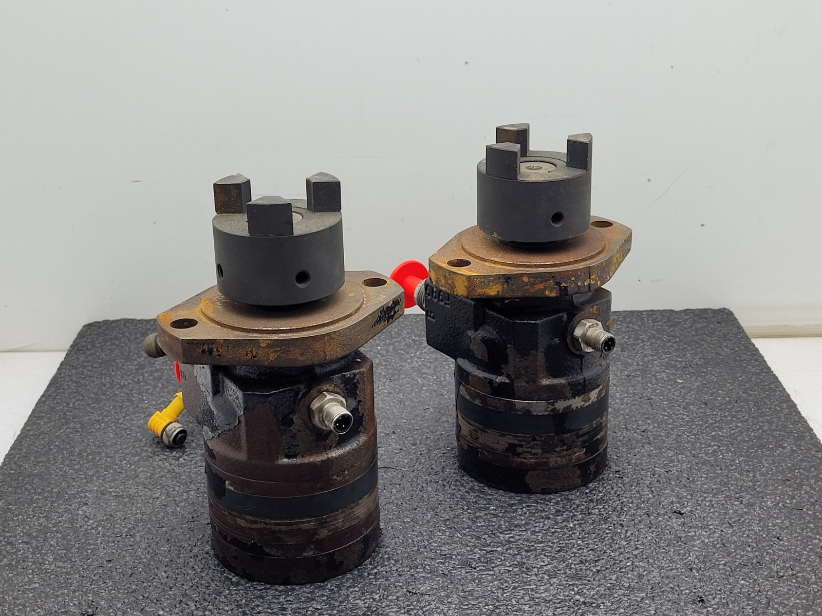 Lot of 2 Parker TE0065AS100FSAB Hydraulic Motor TE Series Torqmotor