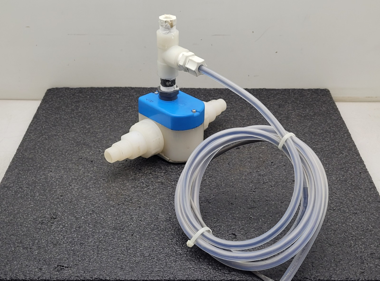Data Industrial 8411515-9022 Flow Sensor 0-12 GPM Rate Chemical Flow Sensor