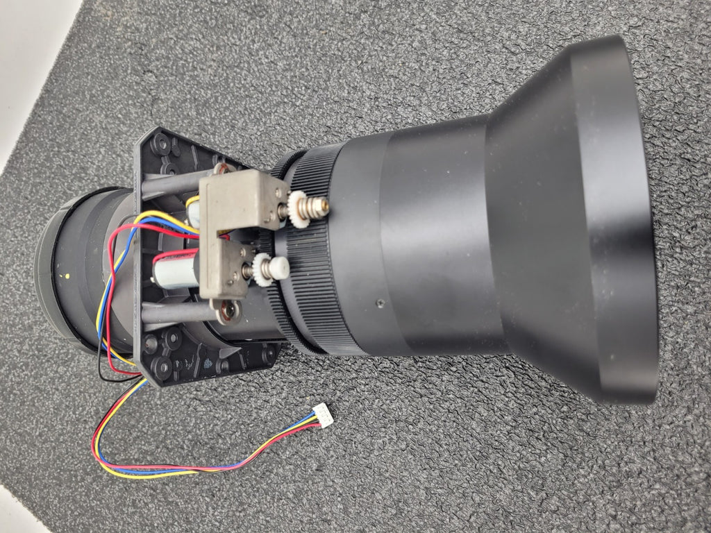 Sanyo LNS-T02 Long Throw High Precision Zoom Projector Lens F2,0-2,8/f=158-221mm