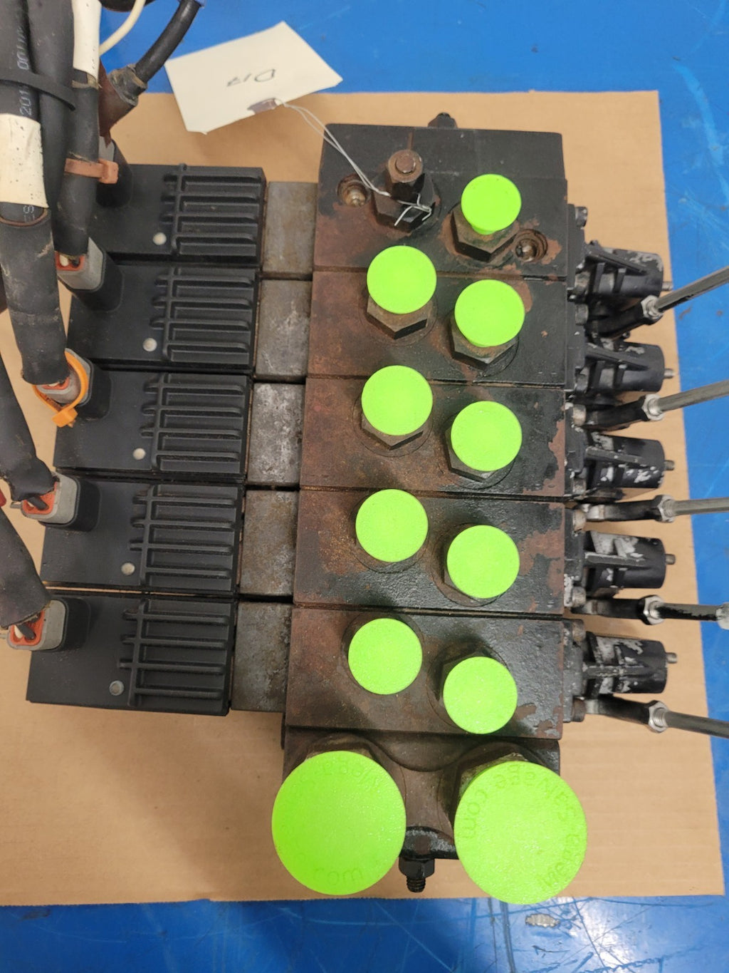 Danfoss PVG32 Hydraulic 5 Valve Stack On/Off Manual / Solenoid 157B4292 D17
