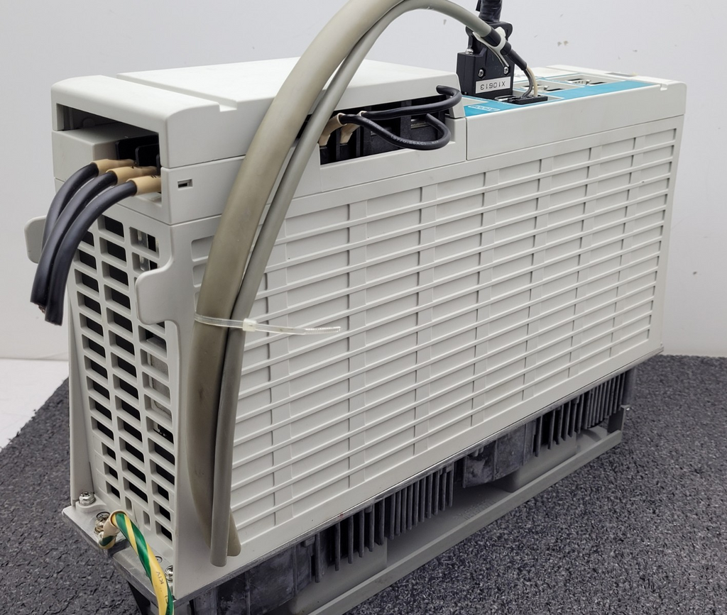 Mitsubishi Electric MDS-C1-V1-45 200V Servo Drive Module 2020 Date Code