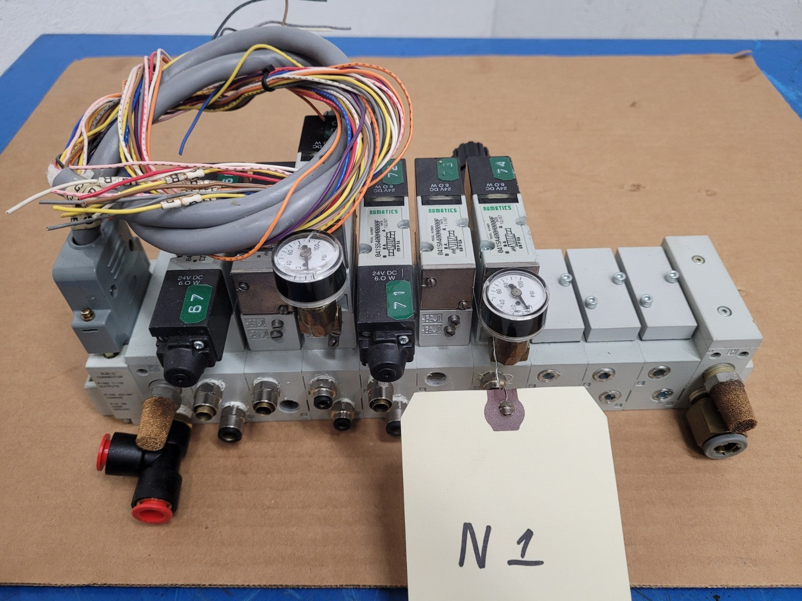 Numatics Air Valve Manifold 6x Solenoid 041SA400M0000F 2x regulated 24VDC N1