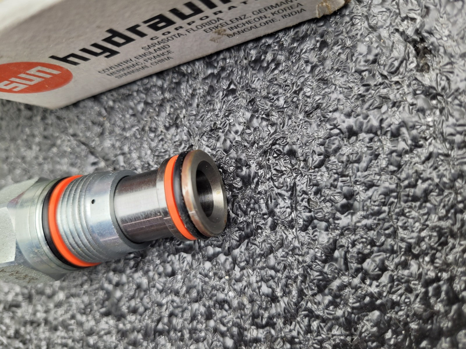SUN Hydraulics T-13A cavity to T-8A cavity converter XGAA-8XN