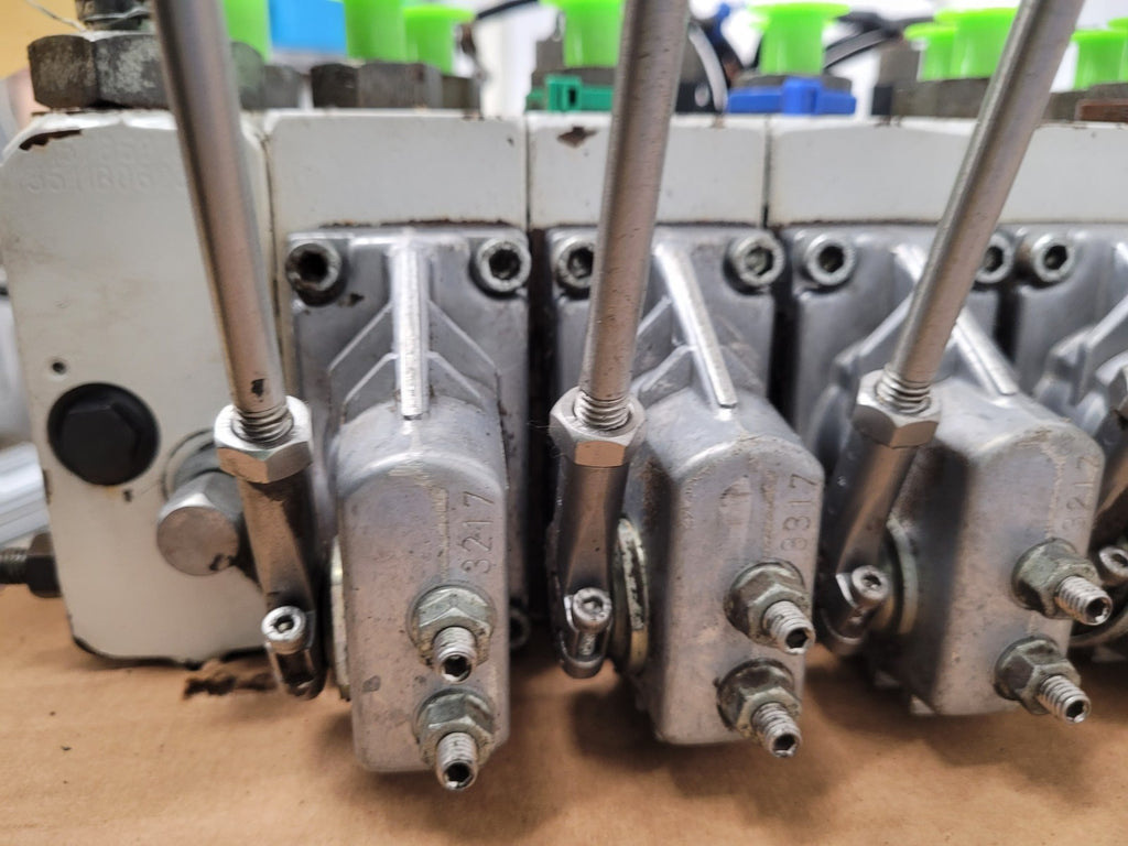 Danfoss PVG32 On/Off Solenoid + Manual Hydraulic 7 Valve Stack 157B4292 D15