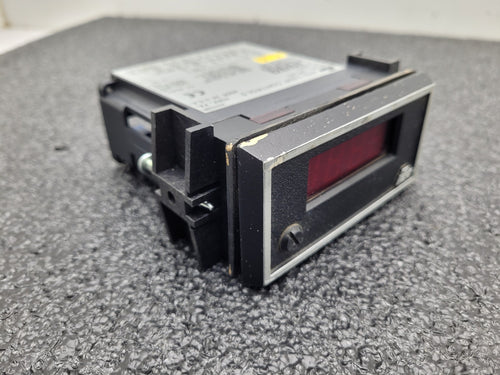 RED LION Cotrols Panel Cabinet Mount APLVD APLVD400 3500 DC Voltmeter 115 VAC