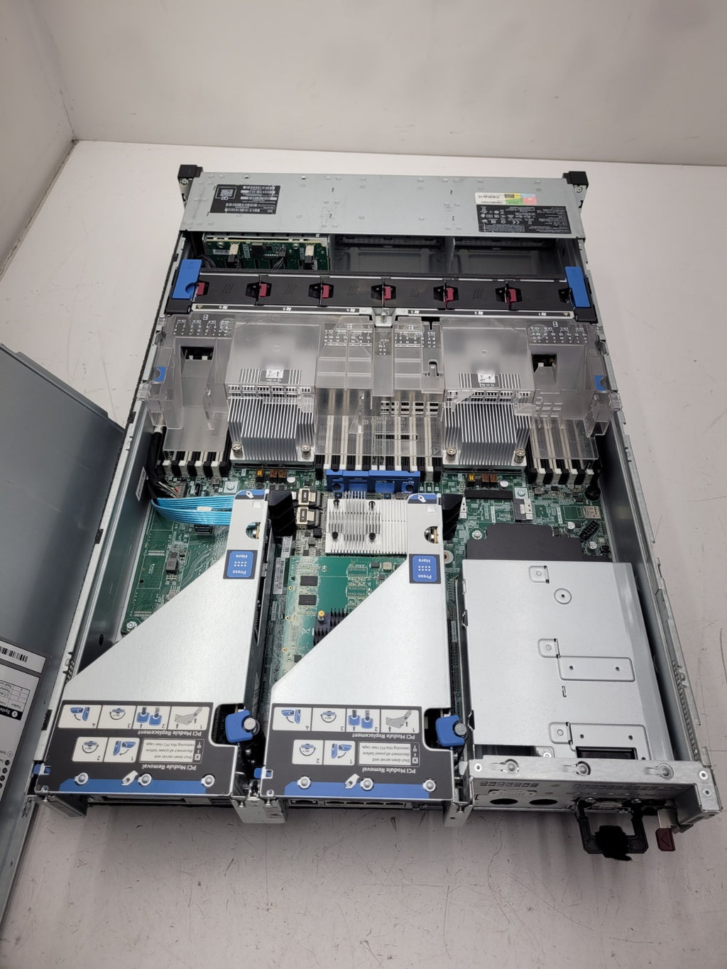 HPE ProLiant DL385 G10 2x AMD EPYC 7251 32GB RAM P408i-a SR 2U Server 8 Bay SFF