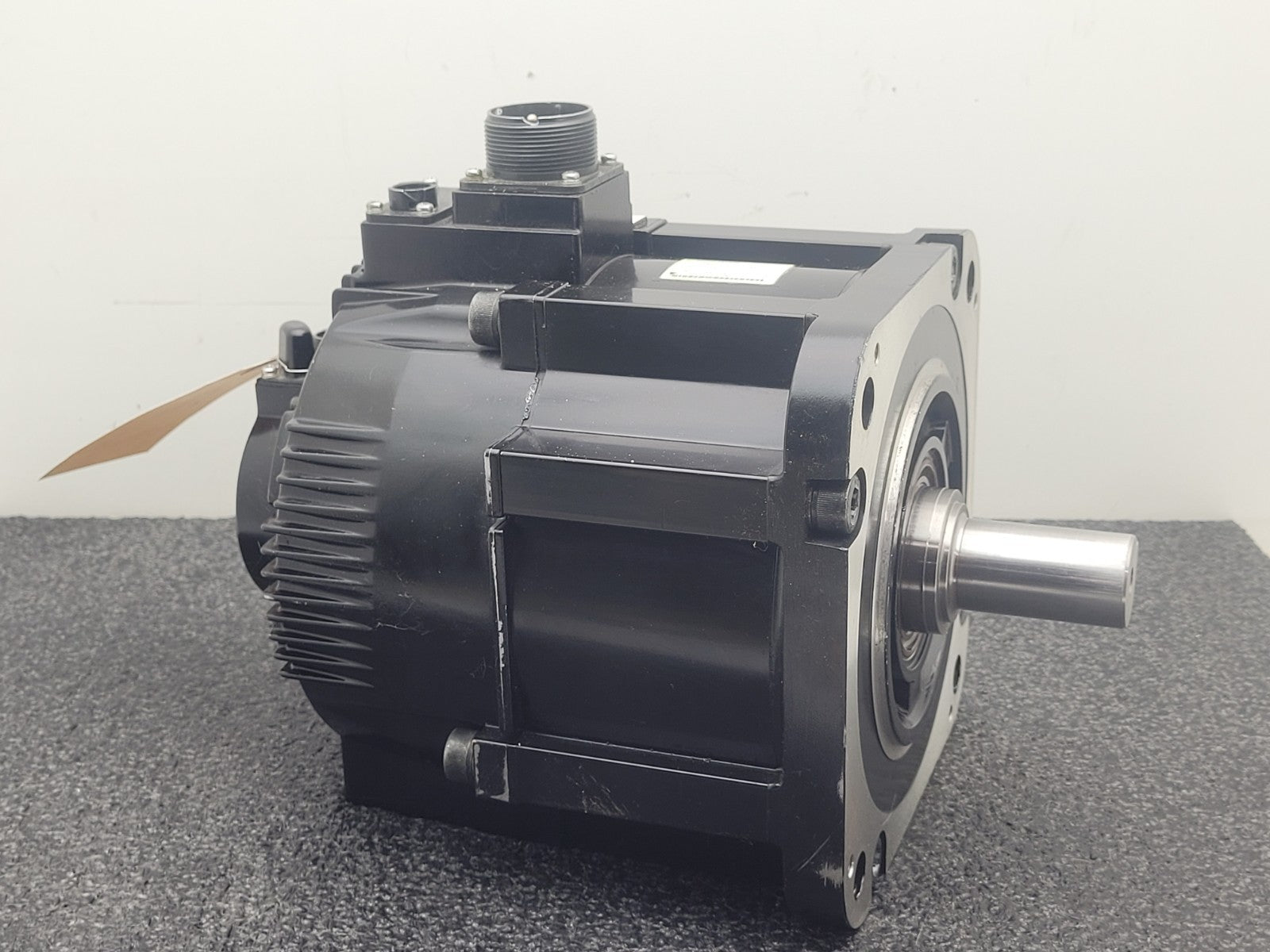 Yaskawa Electric Servo Motor SGMRV-37ANA-YR12 [A1]