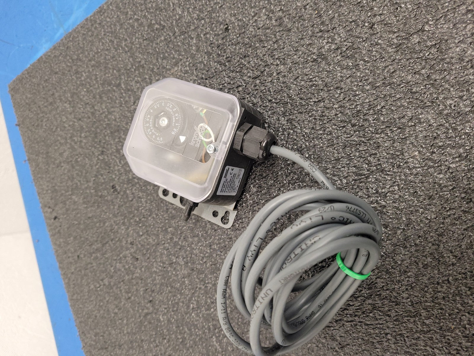 Krom Schroder DL5K-3W Air Pressure Switch 250 VAC 300mbar