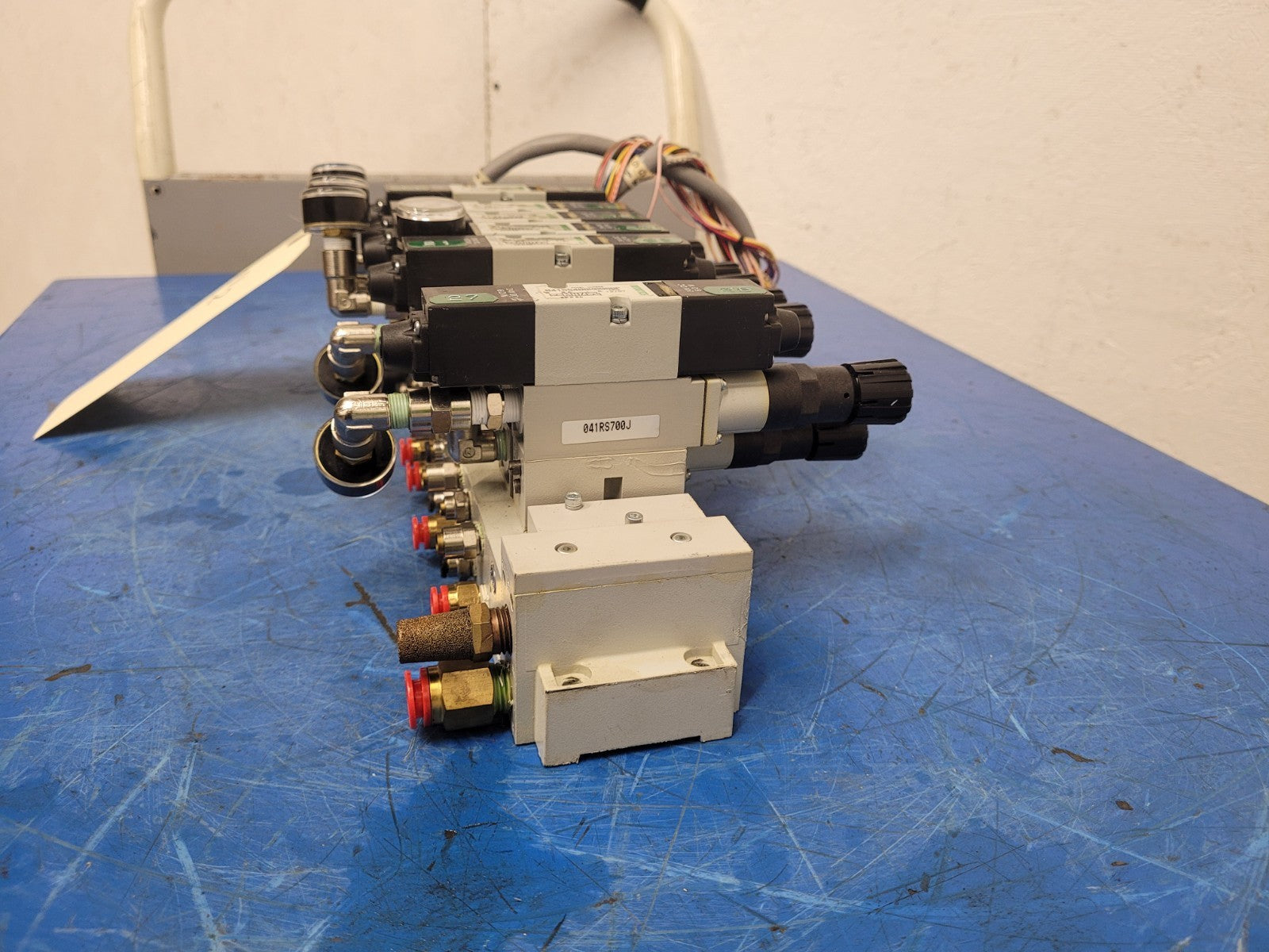 Numatics 9x Valve Solenoid 041SA400M0000F 7x Regulated Pneumatic Manifold N2