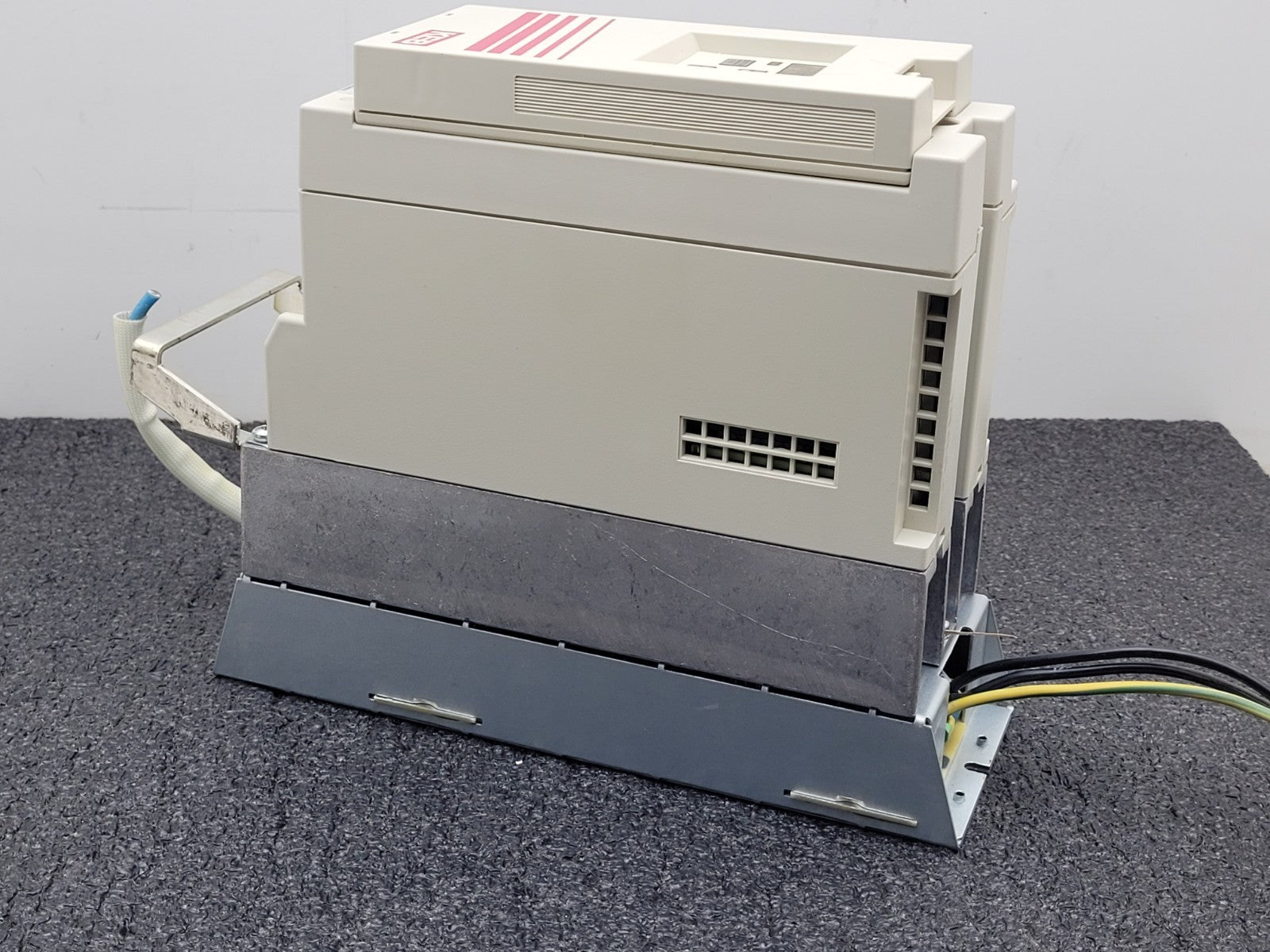 HOMAG / KEB Combivert 10F5C3B-ZA00 Frequency Drive VFD AC Controller 240VAC 4kVA
