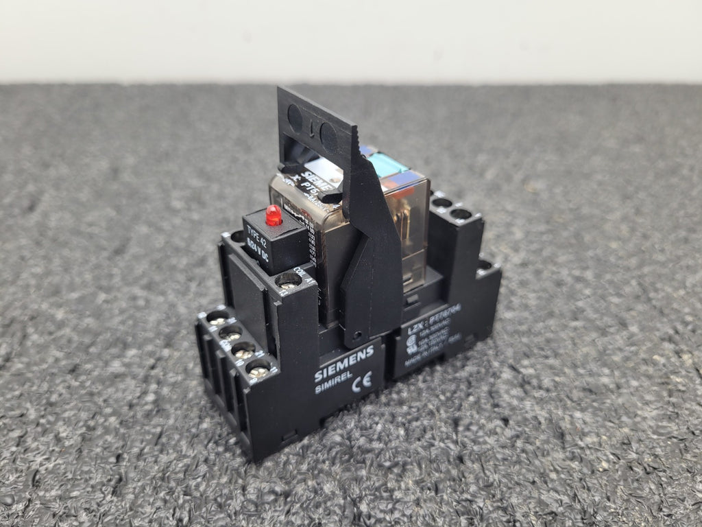 Siemens Relay LZX: PT570024 6/24VDC Coil Siemens Simirel PT78704 DIN Rail Base