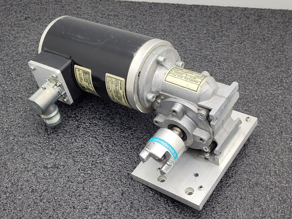 Lenze Right Angle Gear Motor SSN40-1GVAR-063C22 + 15:1 Gearhead SSN40-1FVAR