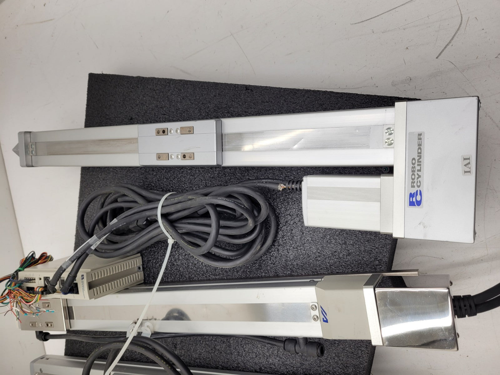 IAI RCS-SMR-I-100-H-1000-M-R Robo Cylinder 300mm 450mm Stroke Linear Actuator C