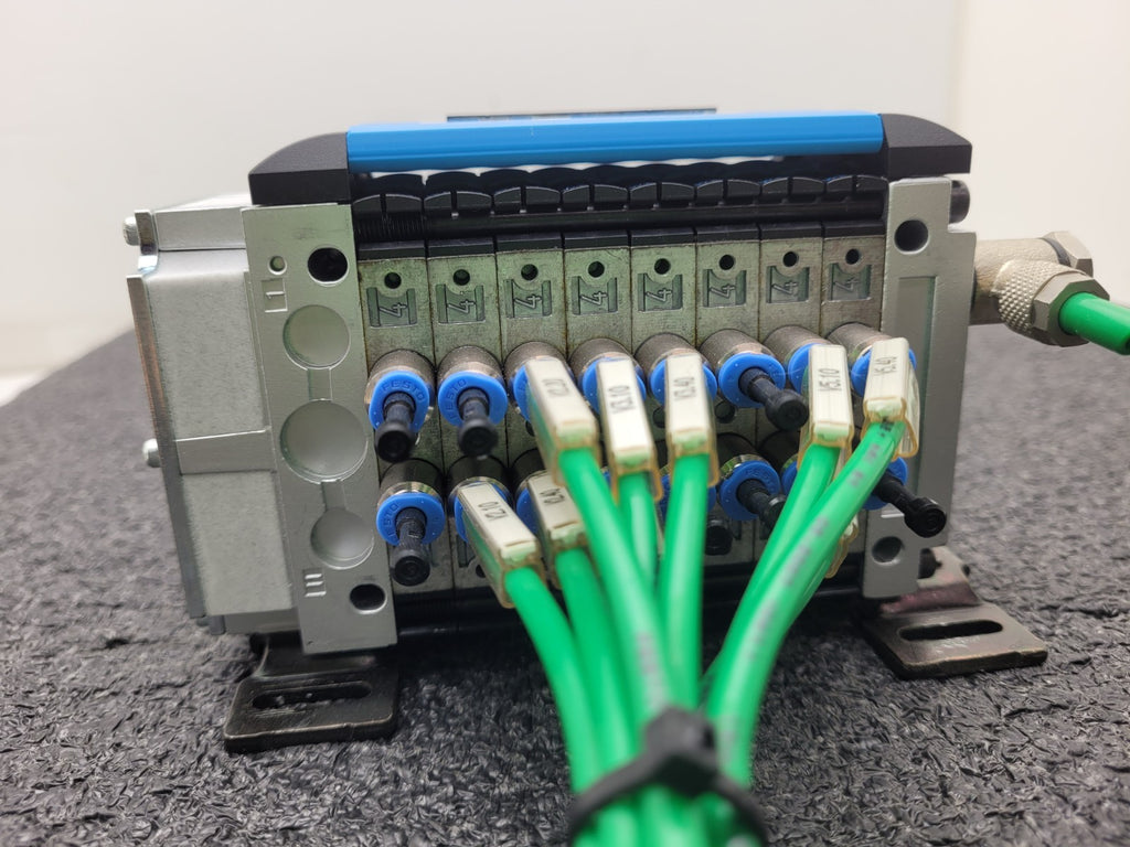 FESTO 8 Valve Pnumatic Control Block CPV10-GE-DI01-8 165809 + CPV10-VI 18200