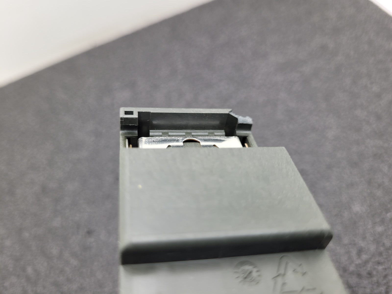 6ES7 335-7HG01-0AB0 Siemens Simatic S7-300 SM 335  Analog I/O Module