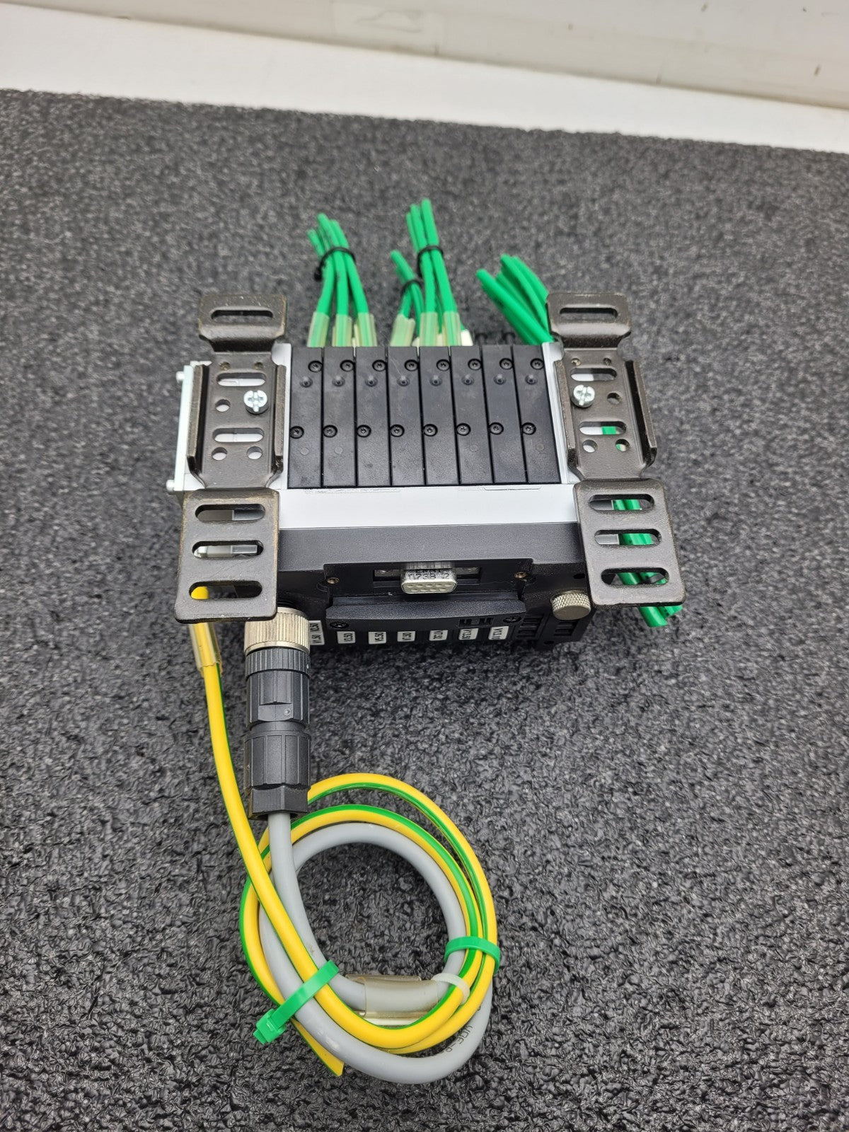 FESTO 8 Valve Pnumatic Solenoid Block CPV10-GE-DI01-8 165809 + CPV10-VI 18200
