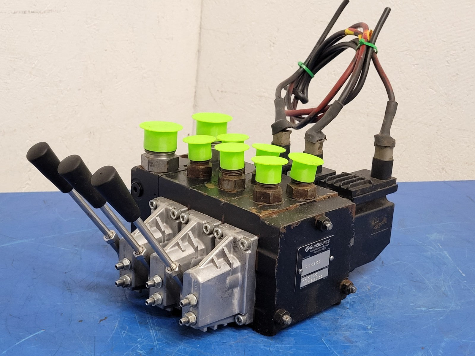 SunSource Danfoss PVG32 157B4292 Hydraulic Control 3 Valve Assembly SC0L-17423