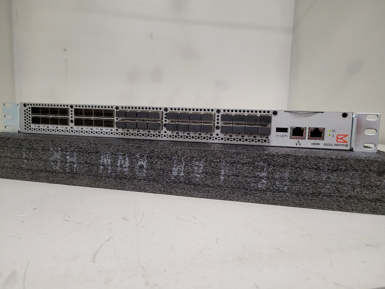 Brocade BR-5120-0008 8GB Fibre Channel Switch Fabric, 24 port POD, EGML 8 Gig FC