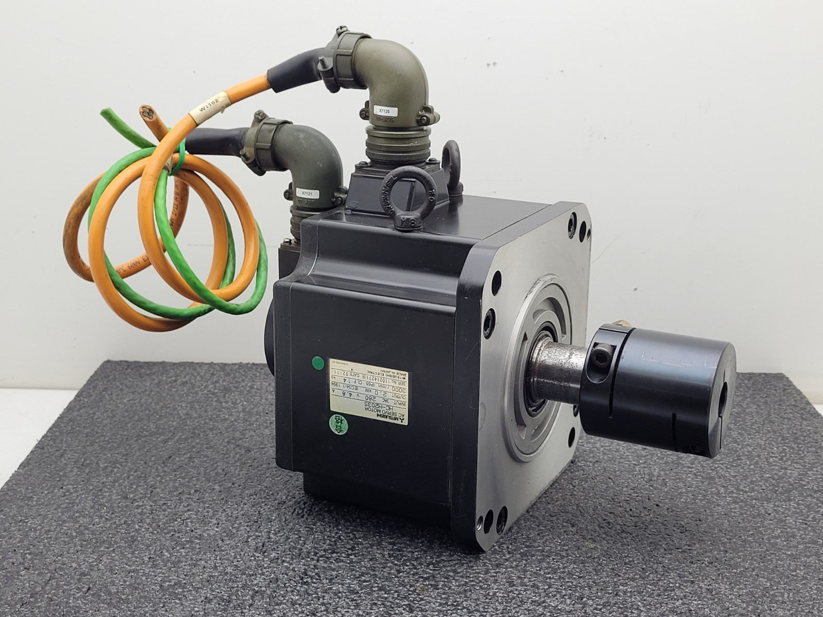 MITSUBISHI HC-H2035 AC Servo Motor 280V 4.8A 3000RPM Working Pull from CNC