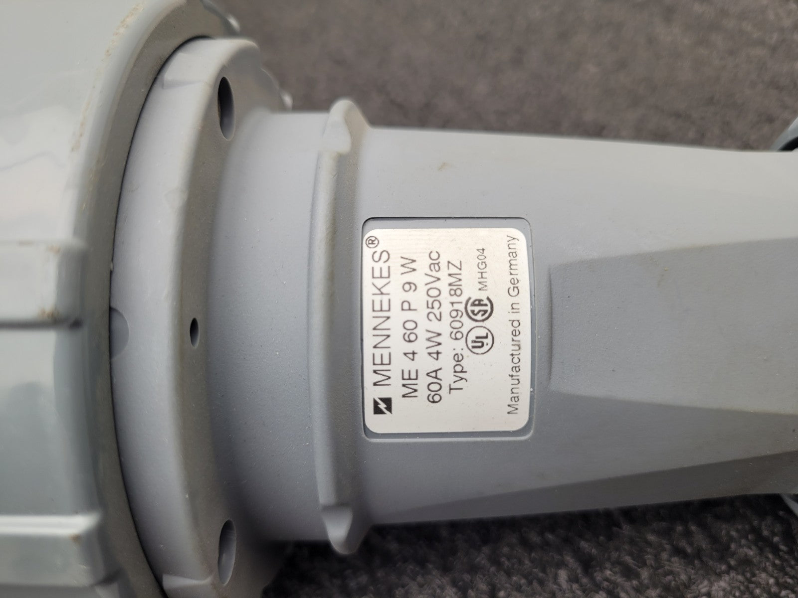Mennekes ME460P9W Male Power Plug 4 Pin  and Sleeve 3 Wire Plug 3PH 4W 250V 60A