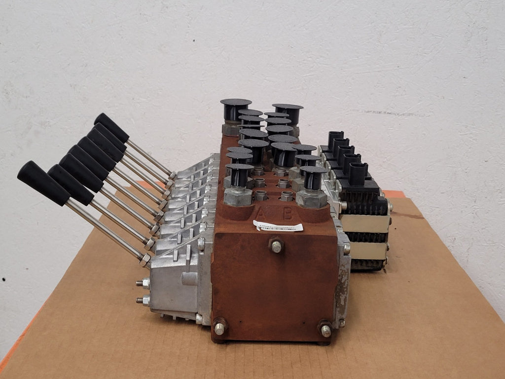 Danfoss HS159 PVG32 9x Hydraulic Valve Stack 5x 11177353 Proportional 3x Manual