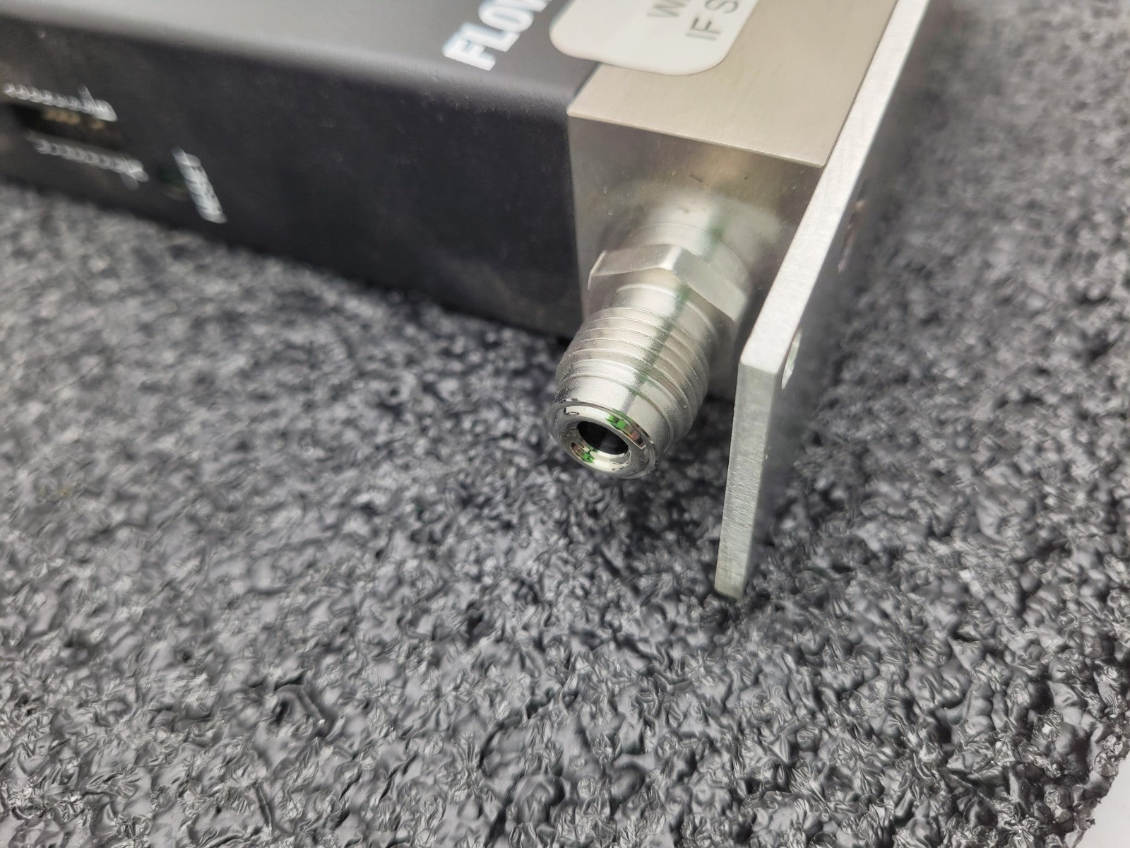 MKS 1179BX23CR14NSPC1 Mass-Flo Mass Flow Controller 1000 SCCM NH3 Working Pull