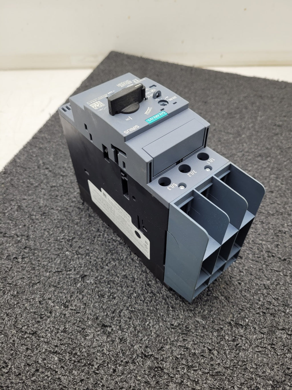 Siemens Sirius 3RV2031-4WA10 Motor Controller Circuit Breaker DIN Rail Mount